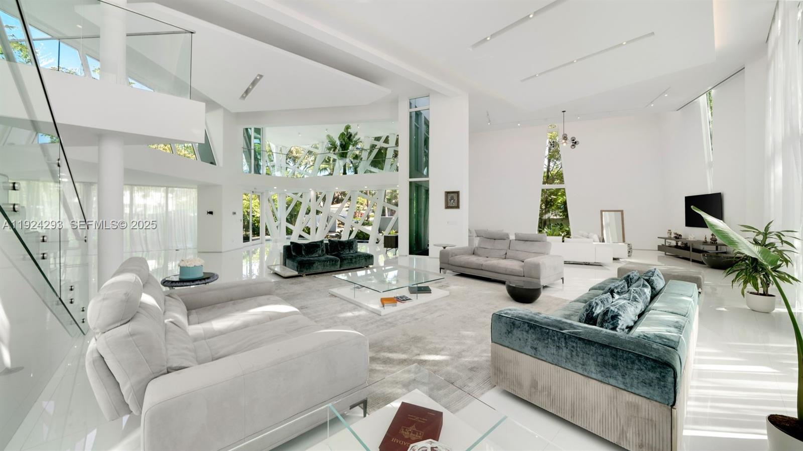 GOLDEN BEACH SEC B - Residential