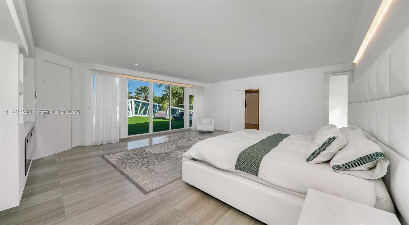 GOLDEN BEACH SEC B - Residential