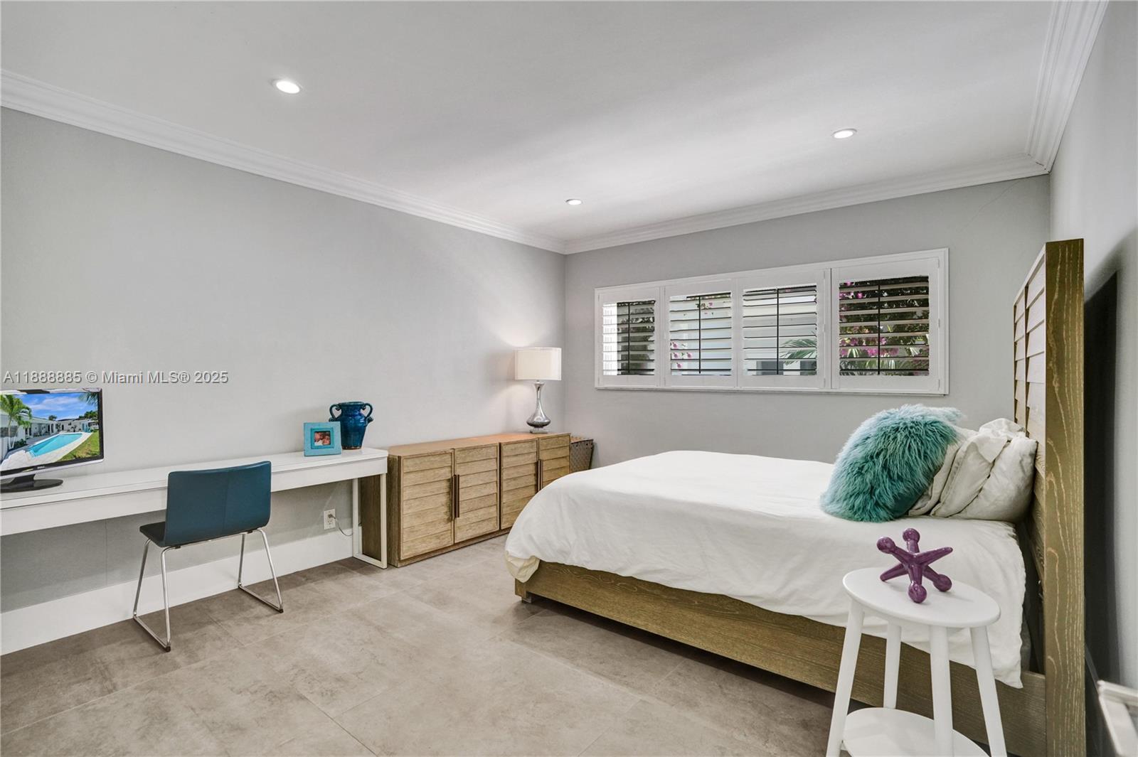 CORAL GAB COUNTRY CLUB SE - Residential Lease