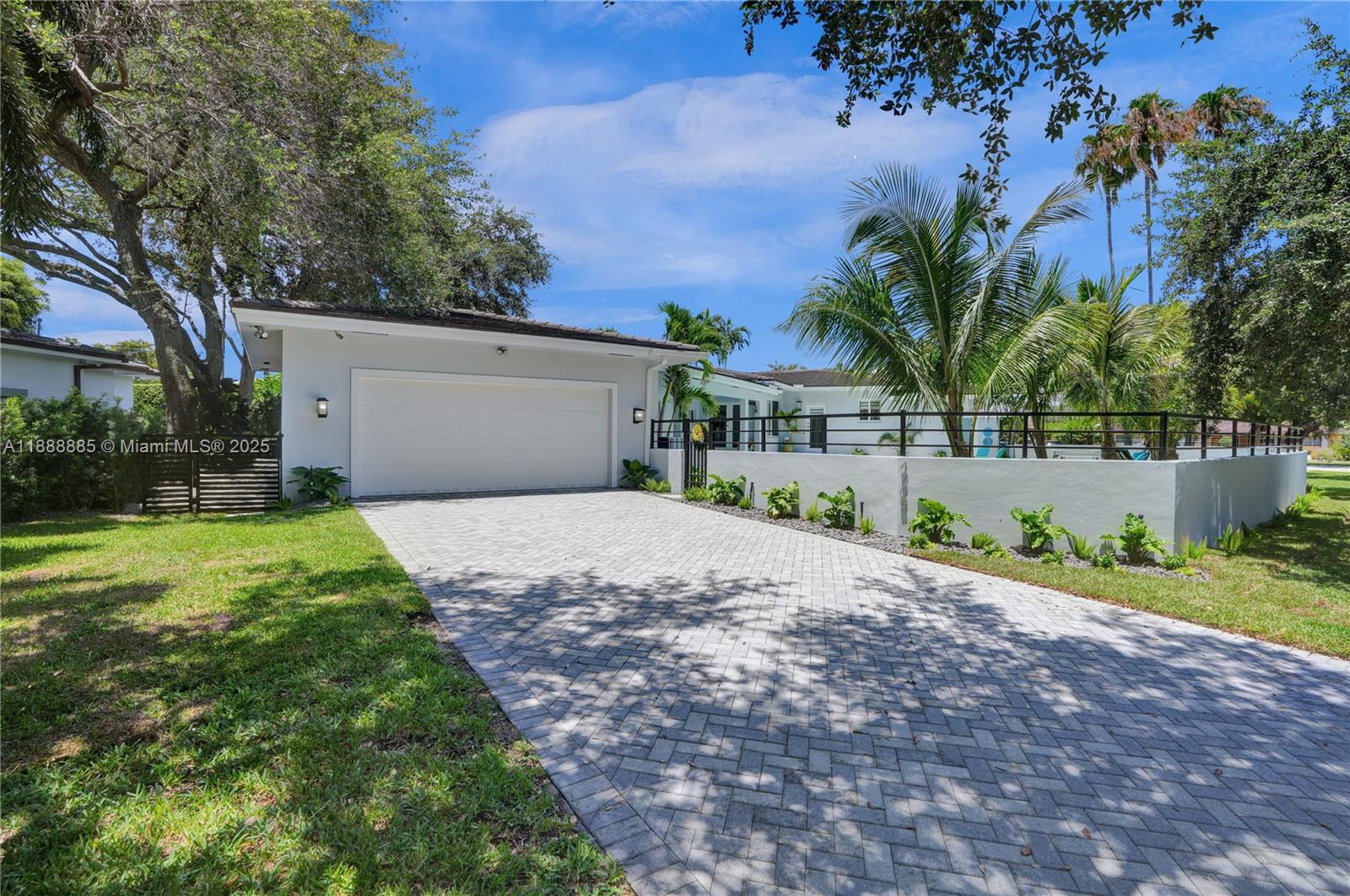 CORAL GAB COUNTRY CLUB SE - Residential Lease