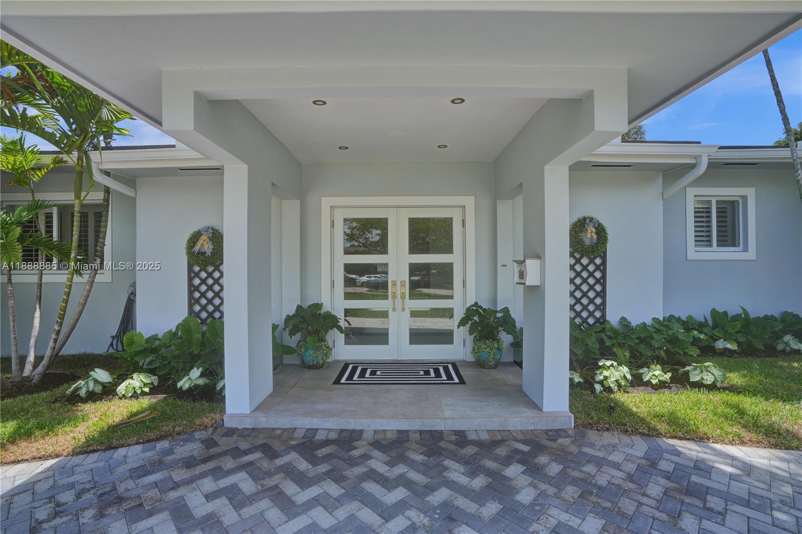 CORAL GAB COUNTRY CLUB SE - Residential Lease