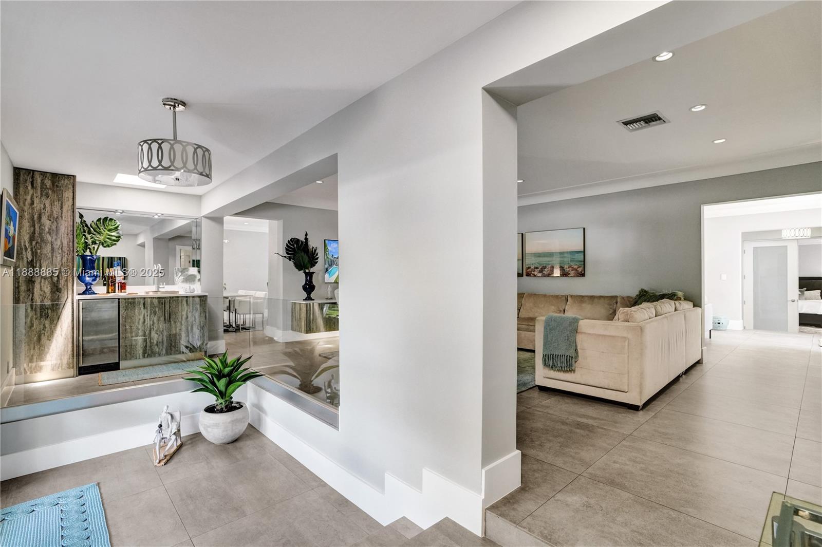 CORAL GAB COUNTRY CLUB SE - Residential Lease
