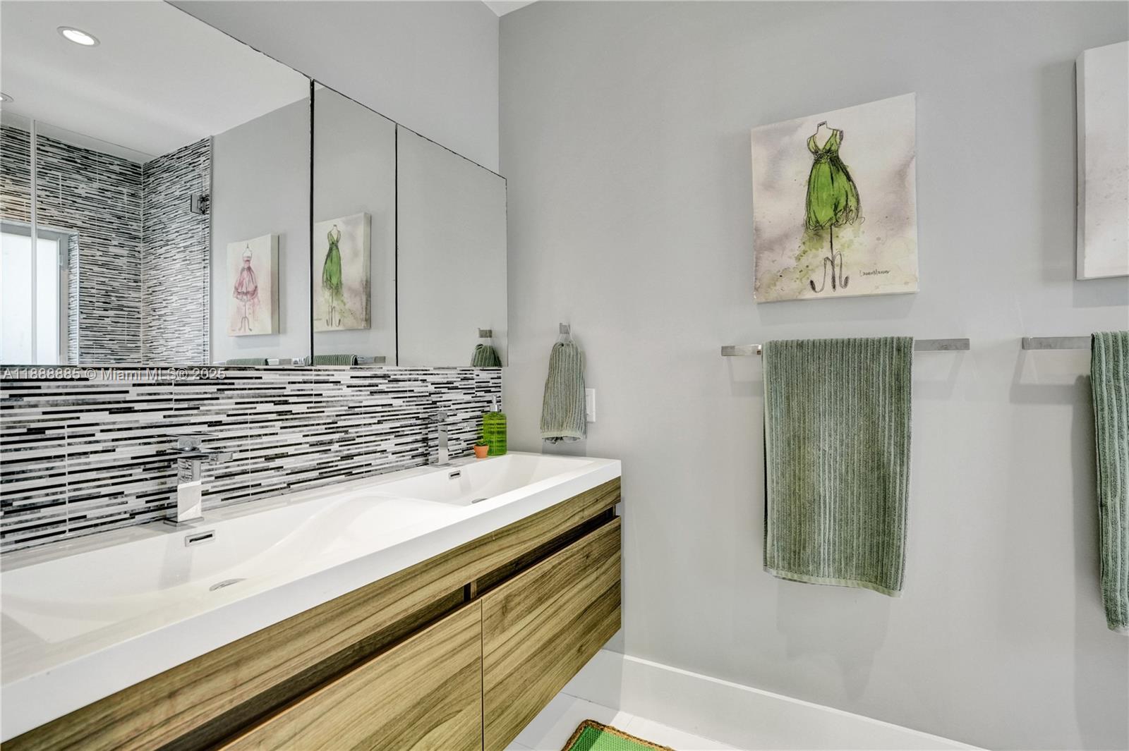 CORAL GAB COUNTRY CLUB SE - Residential Lease