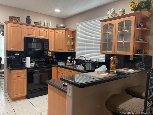 LAKE VENETIAN - Residential