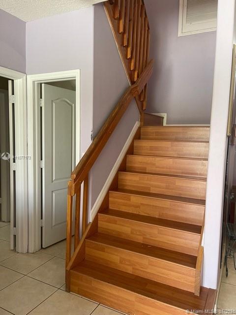 LAKE VENETIAN - Residential