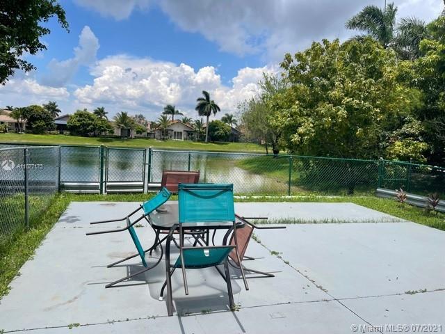 LAKE VENETIAN - Residential