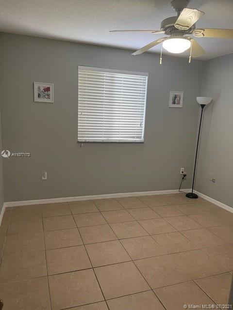 LAKE VENETIAN - Residential