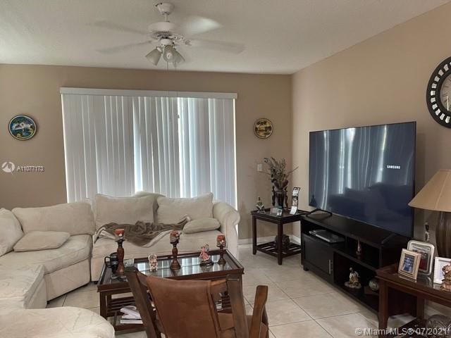 LAKE VENETIAN - Residential