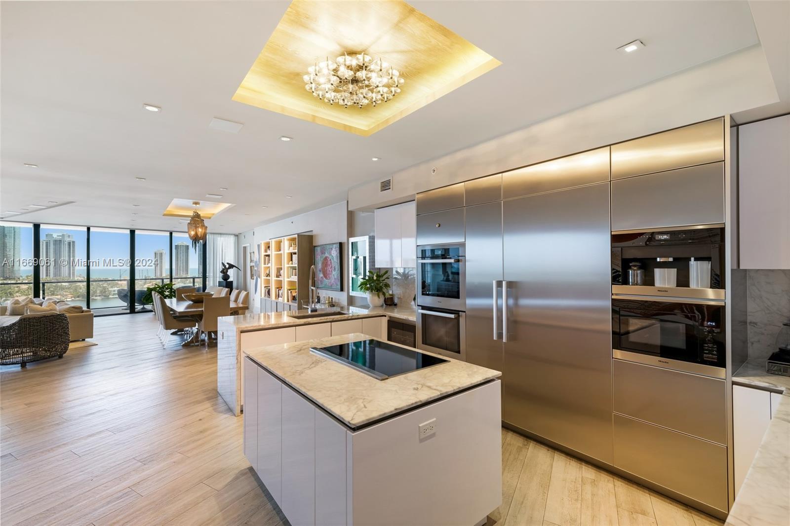 PRIVE CONDO - Residential
