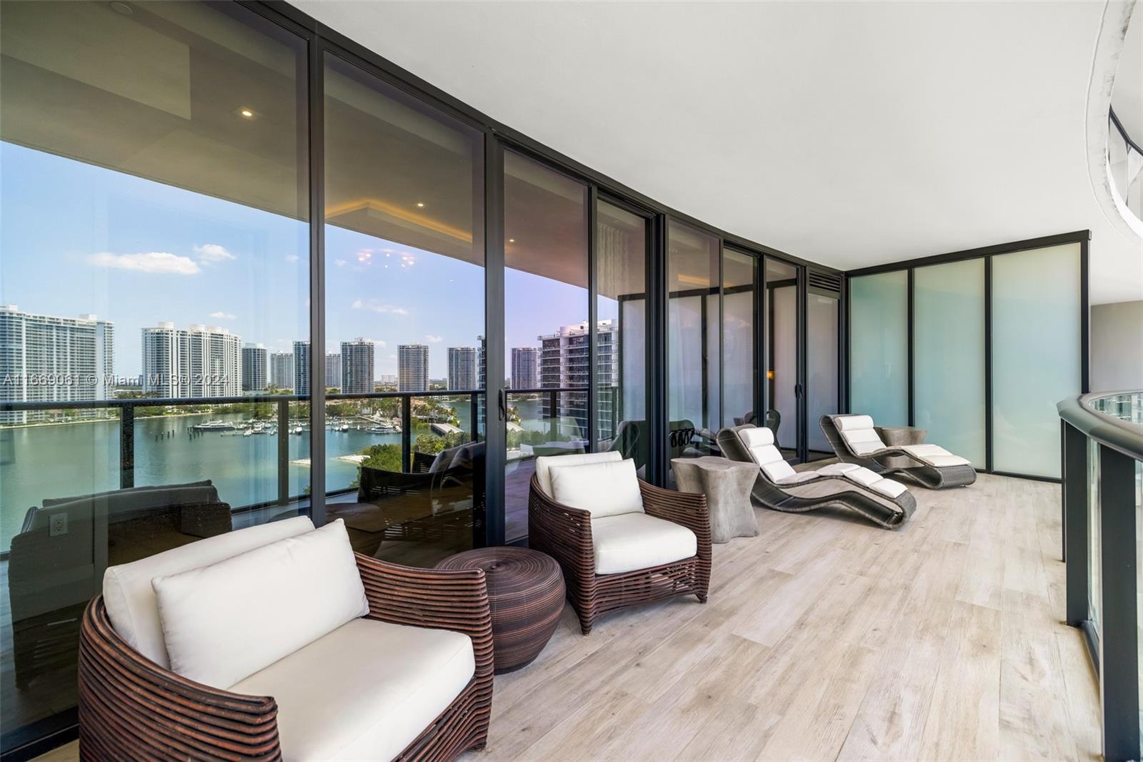 PRIVE CONDO - Residential