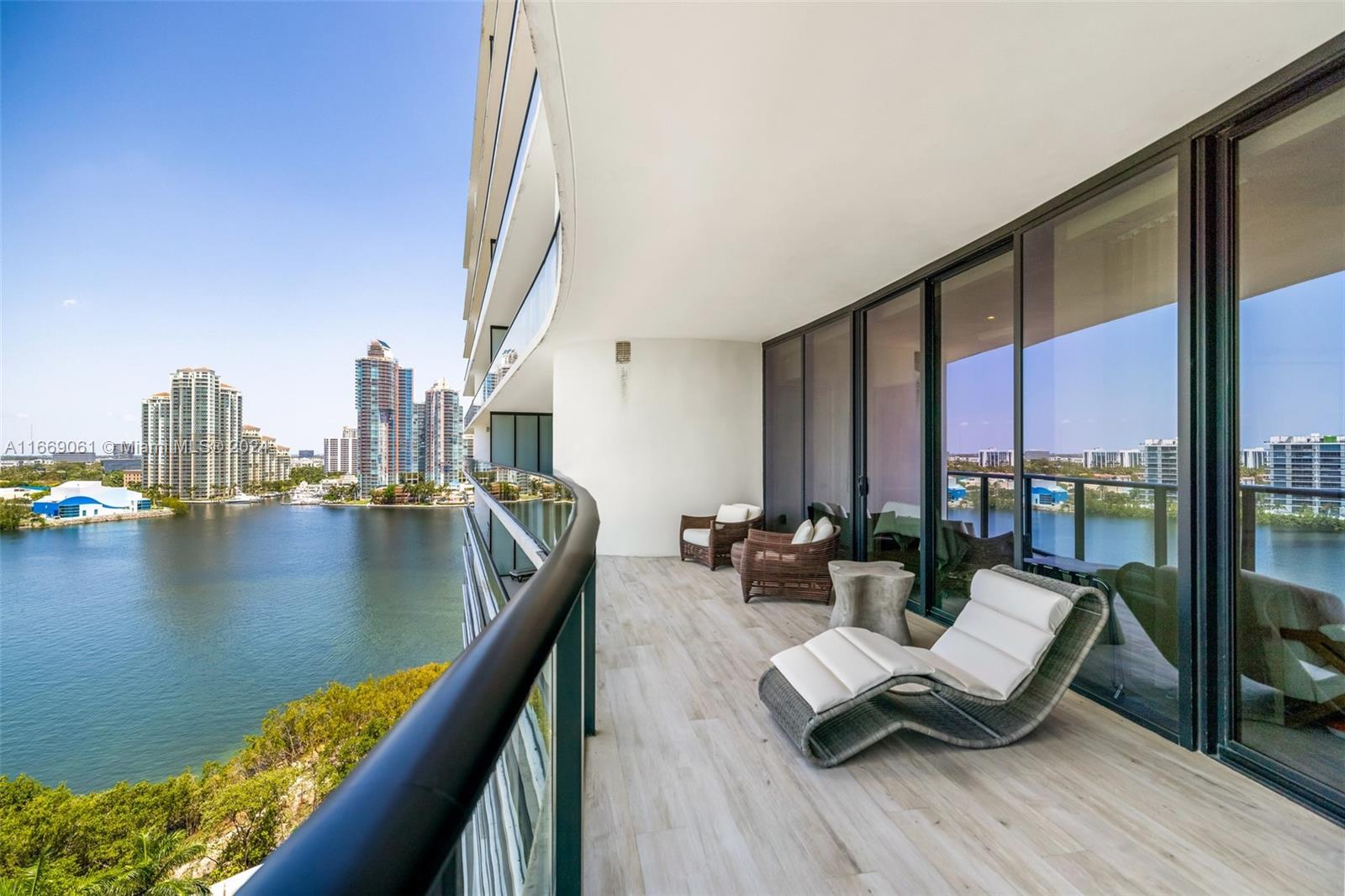 PRIVE CONDO - Residential