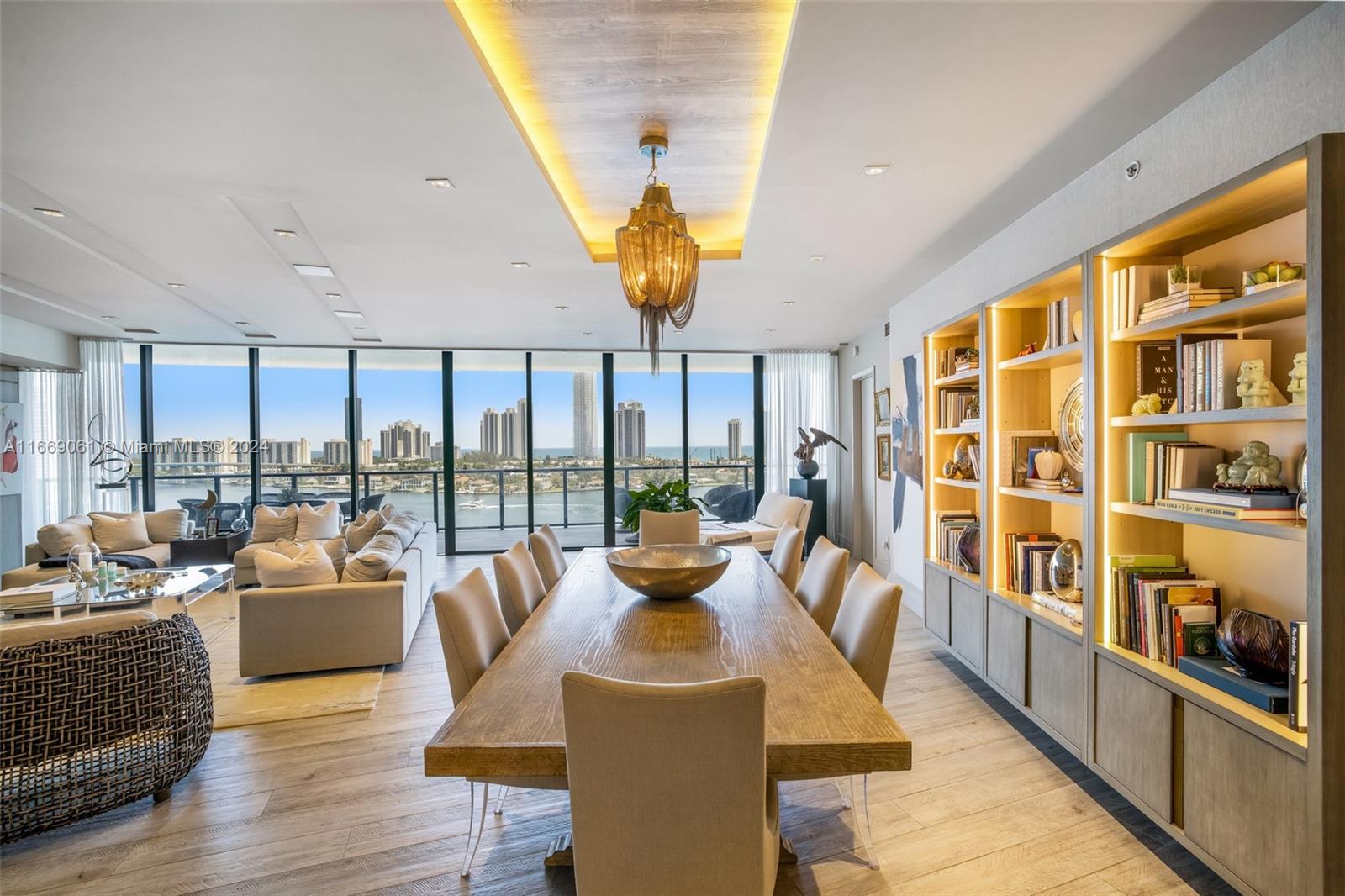 PRIVE CONDO - Residential