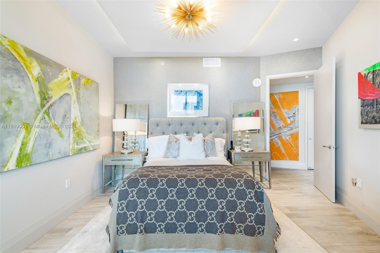 PRIVE CONDO - Residential