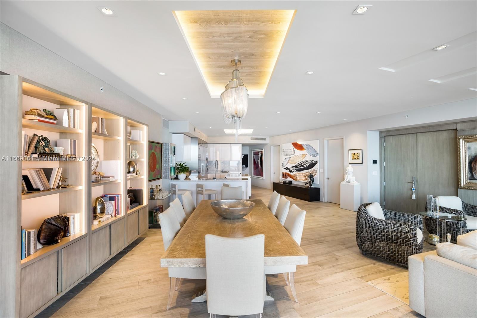 PRIVE CONDO - Residential