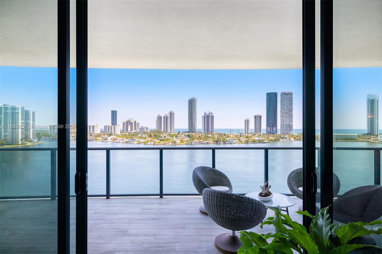 PRIVE CONDO - Residential