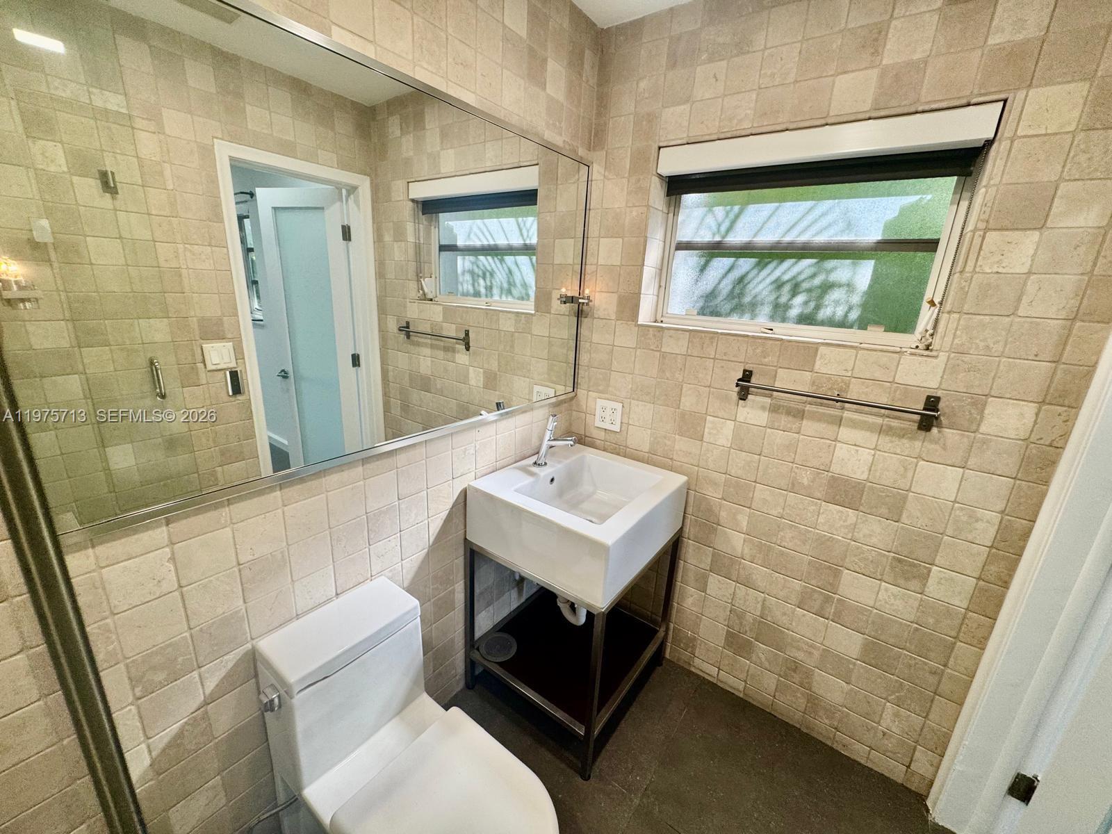 HOLLYWOOD LAKES SECTION - Residential Lease