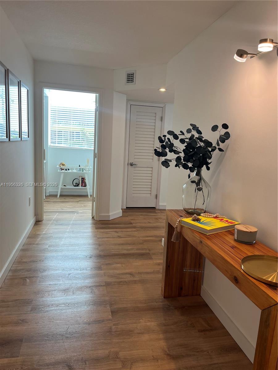 THE COLLINS CONDO - Residential Lease