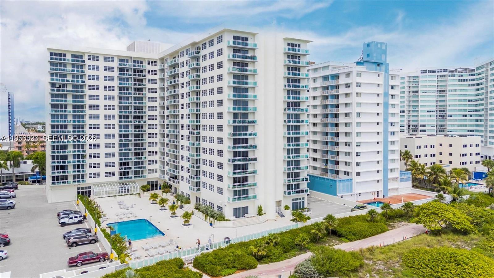 THE COLLINS CONDO - Residential Lease