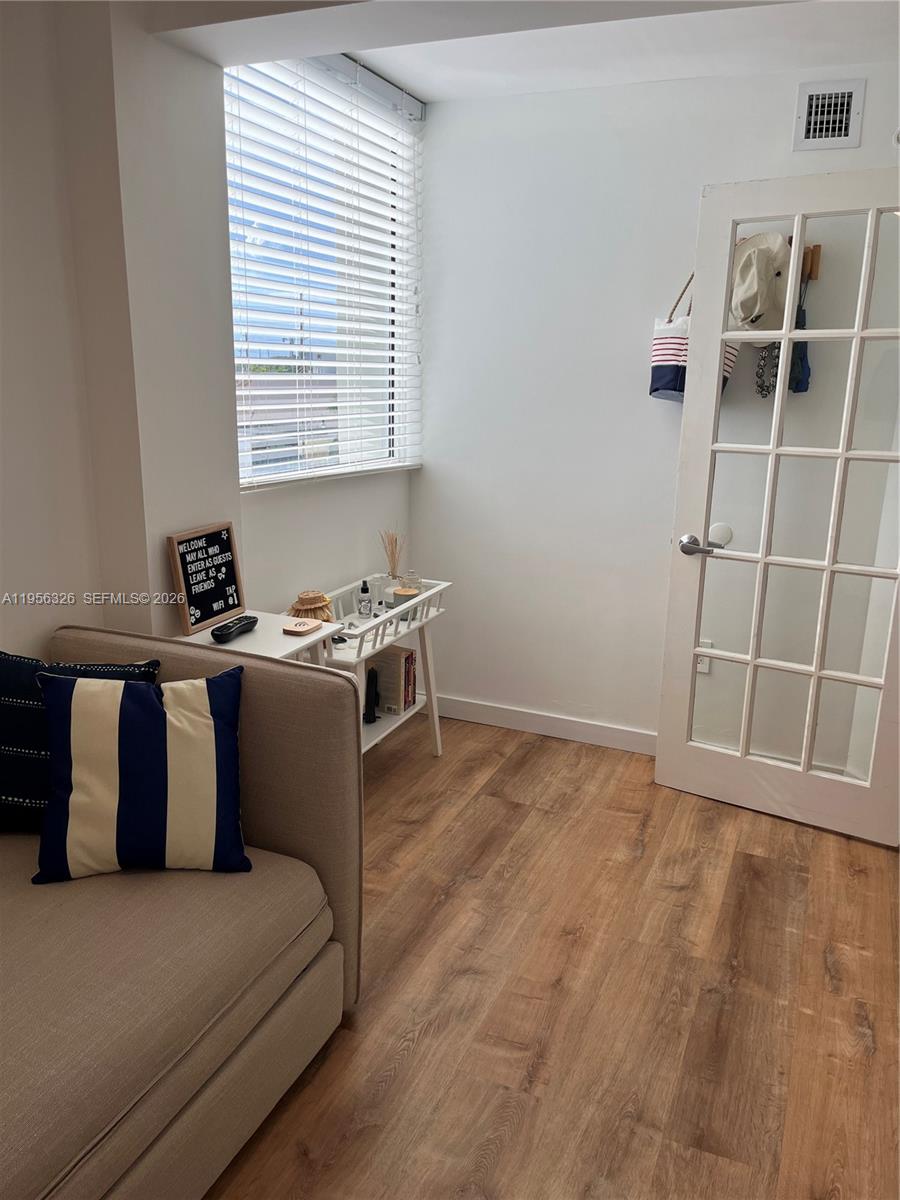 THE COLLINS CONDO - Residential Lease