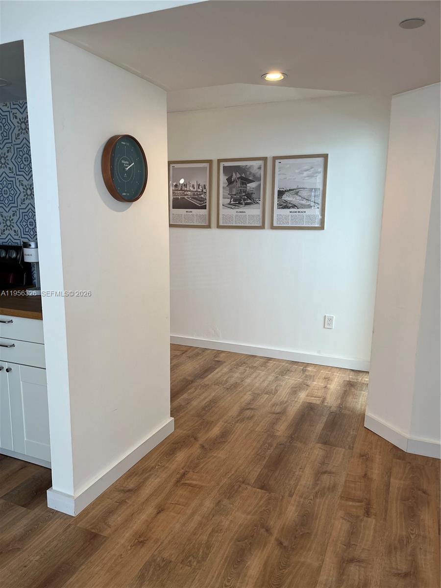 THE COLLINS CONDO - Residential Lease