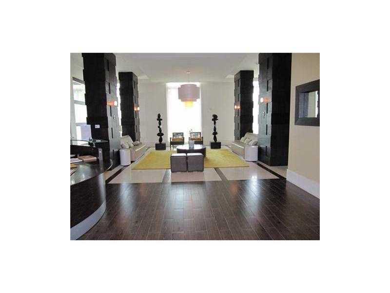 HOLLYWOOD STATION RES CON - Residential Lease