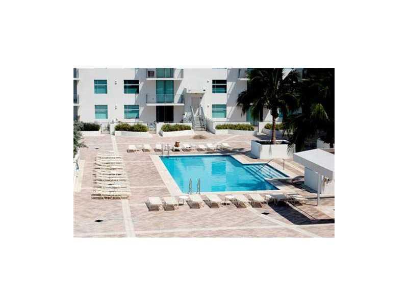 HOLLYWOOD STATION RES CON - Residential Lease