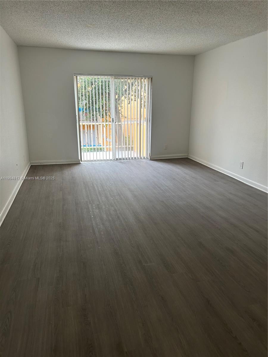 VENETIAN GARDENS AT COUNT - Residential Lease