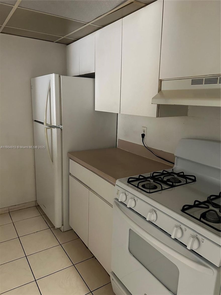 Very nice neighbourhood. This a is a 2 bedroom and 2 baths unit located in the 2nd floor. With new floors and just painted. Only 2 months advance rent (NO last month rent). This is a gated community with Gym, barbecue area, Tennis court, Security Patrol, Parking and a very nice pool. The unit is vacant and ready for rent.