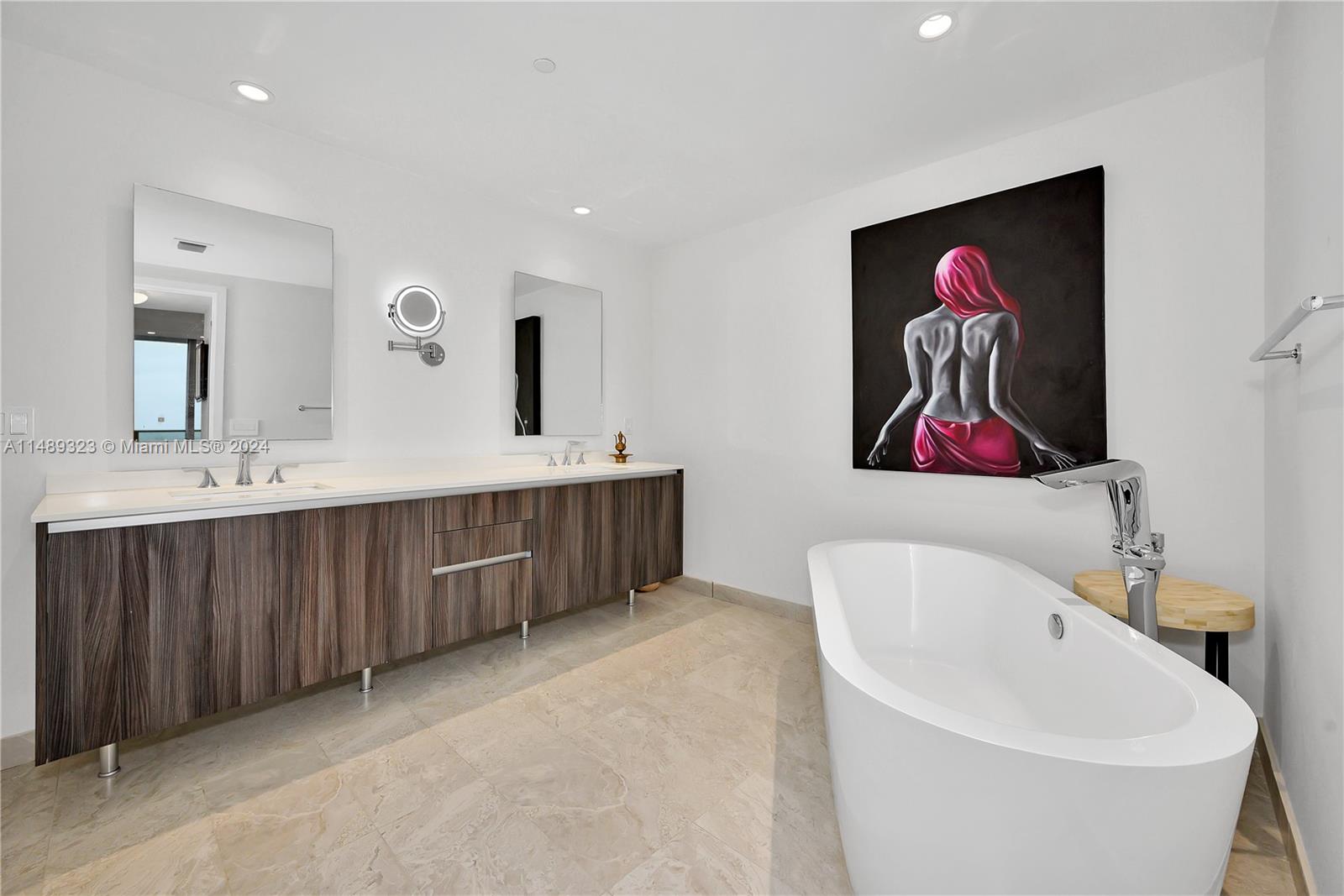 ARIA ON THE BAY CONDO - Residential