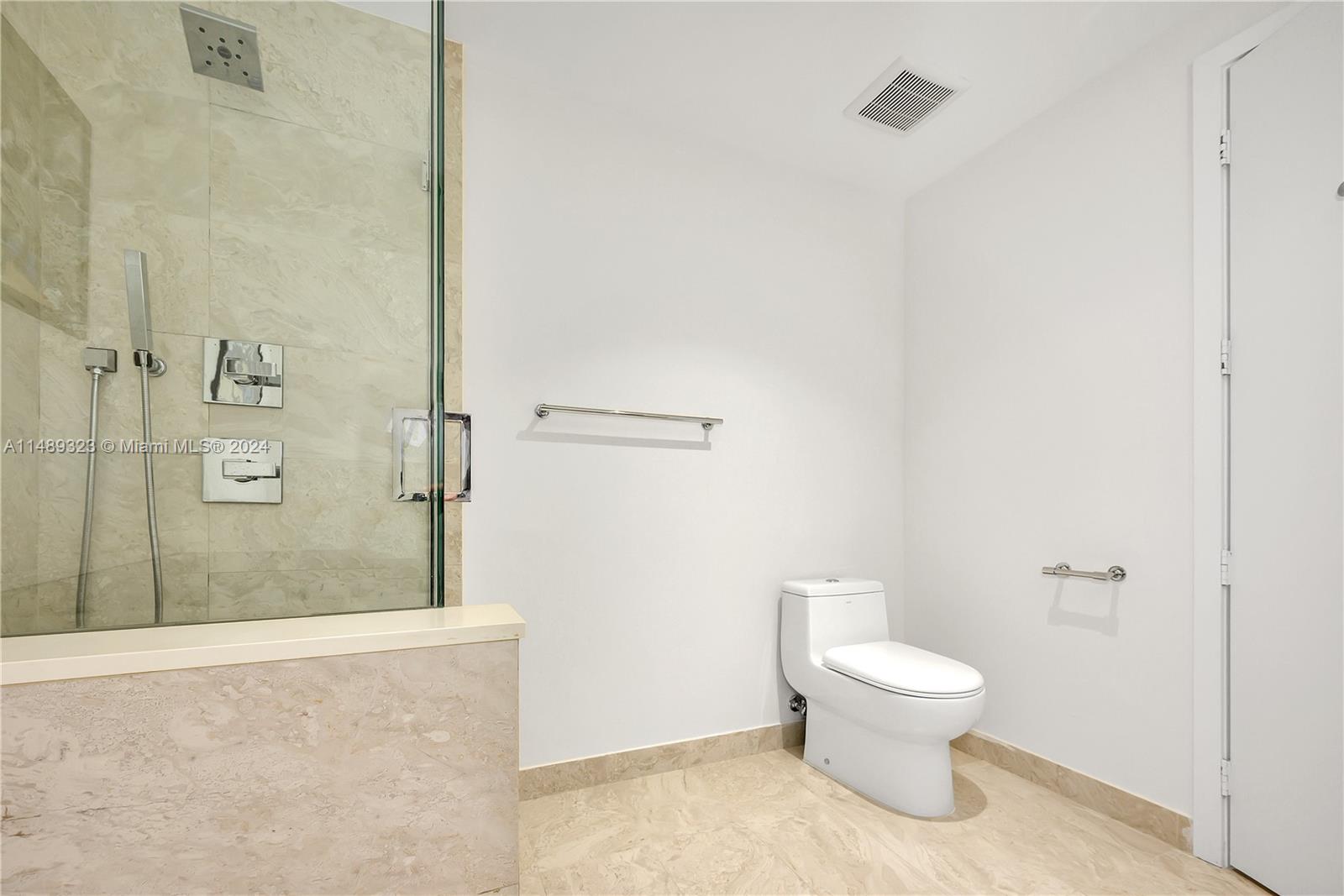 ARIA ON THE BAY CONDO - Residential