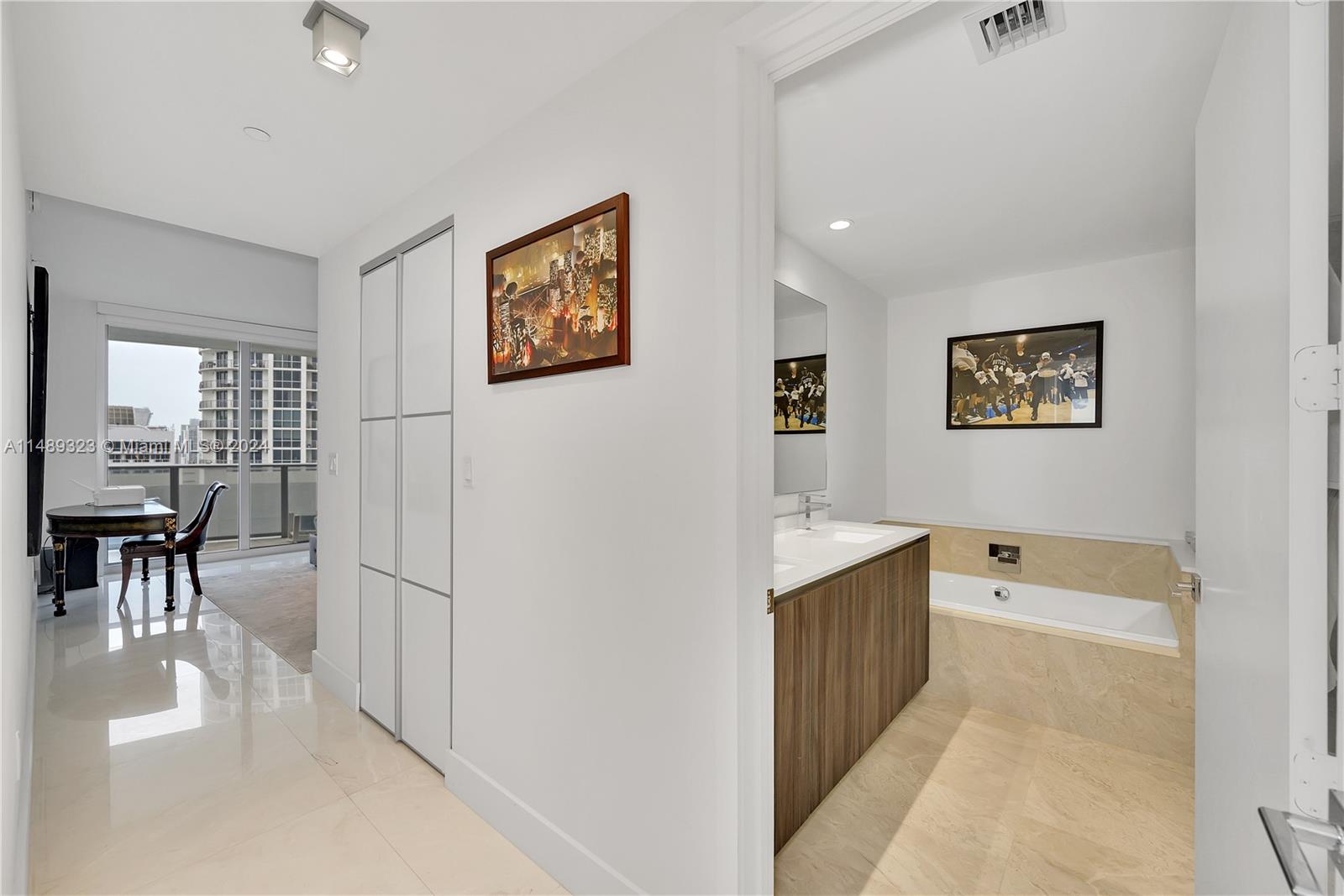 ARIA ON THE BAY CONDO - Residential