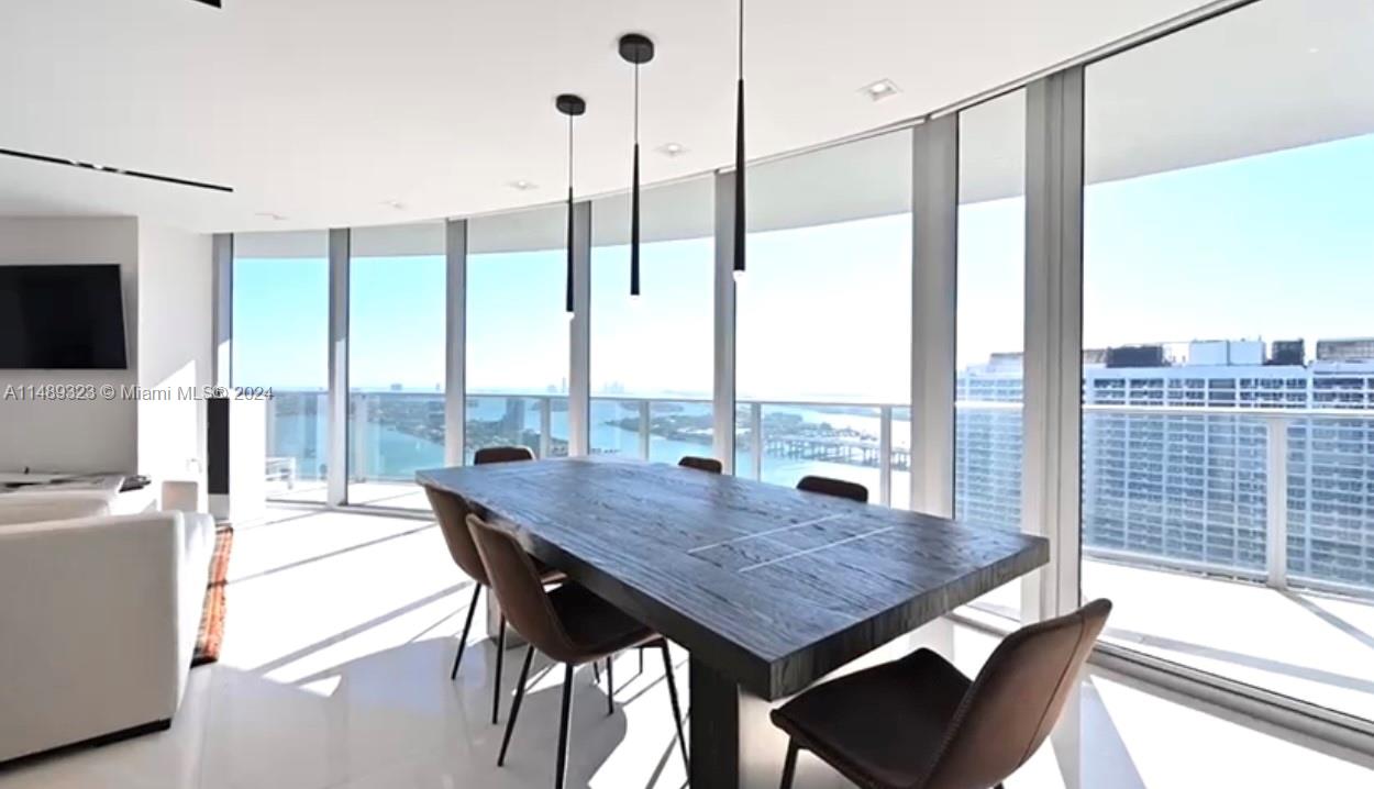 ARIA ON THE BAY CONDO - Residential