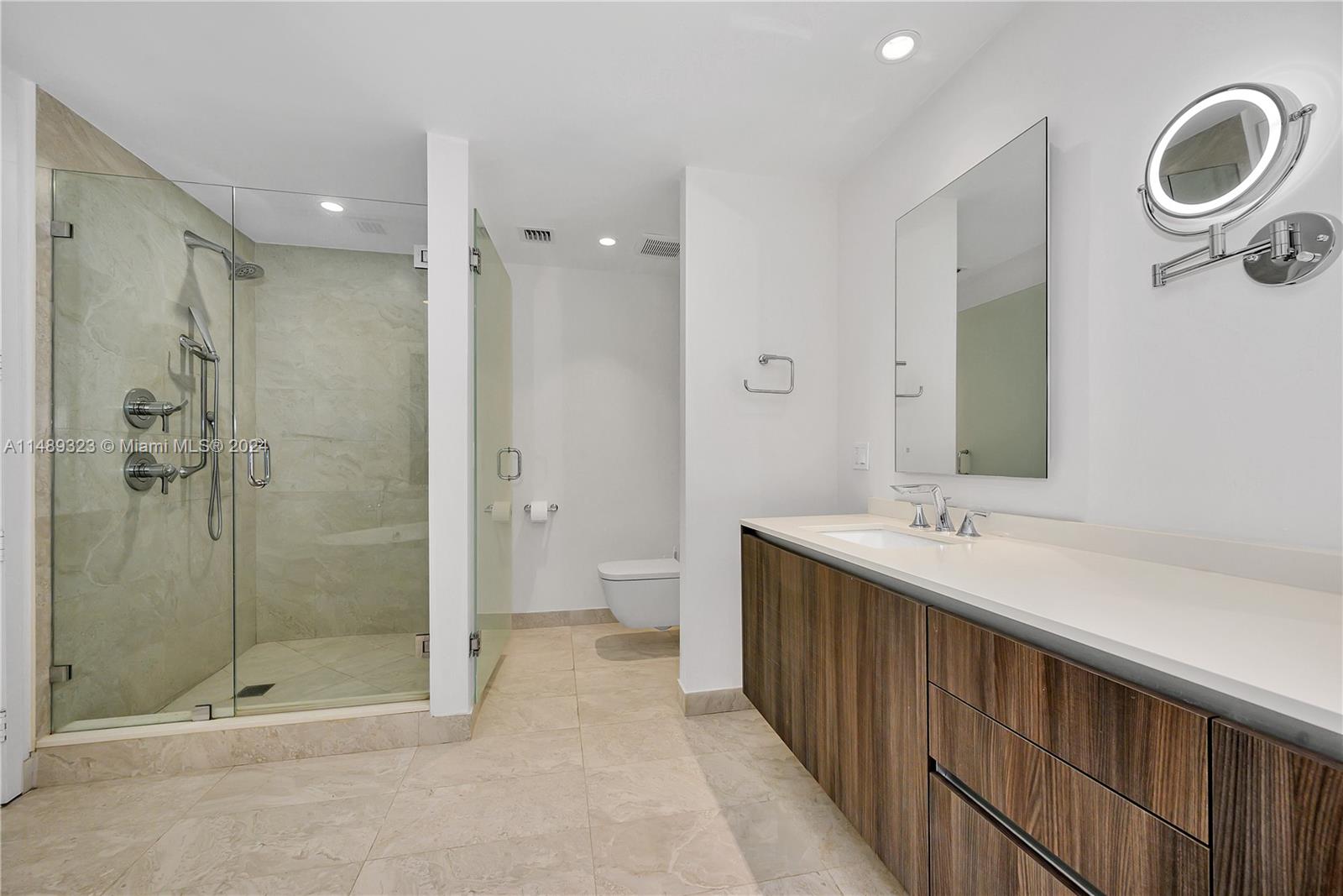 ARIA ON THE BAY CONDO - Residential