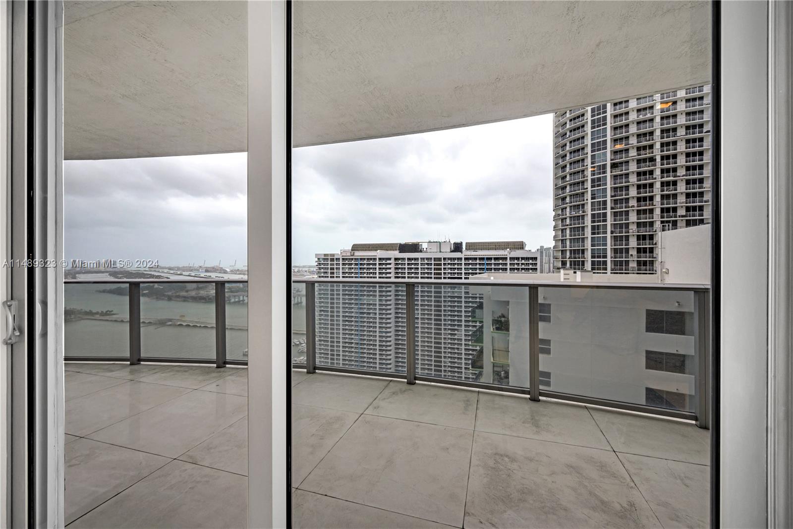 ARIA ON THE BAY CONDO - Residential