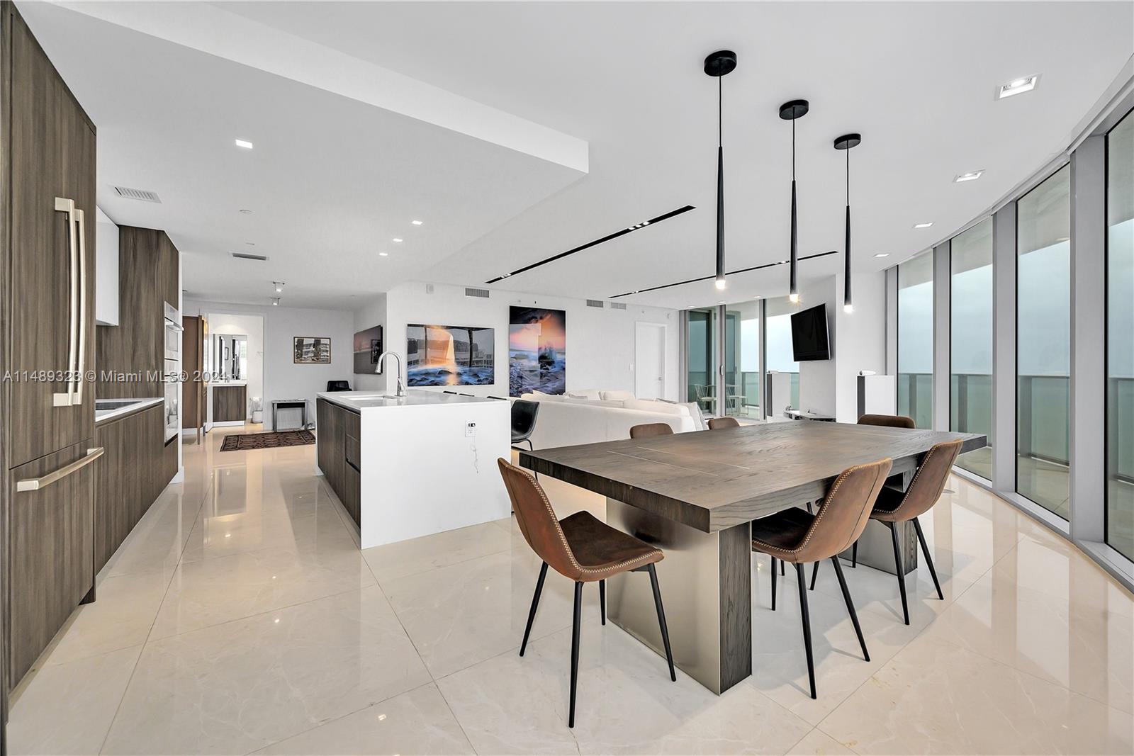 ARIA ON THE BAY CONDO - Residential