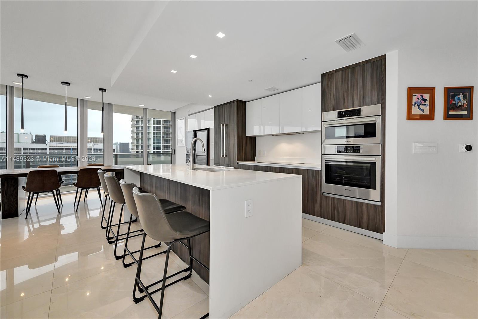 ARIA ON THE BAY CONDO - Residential