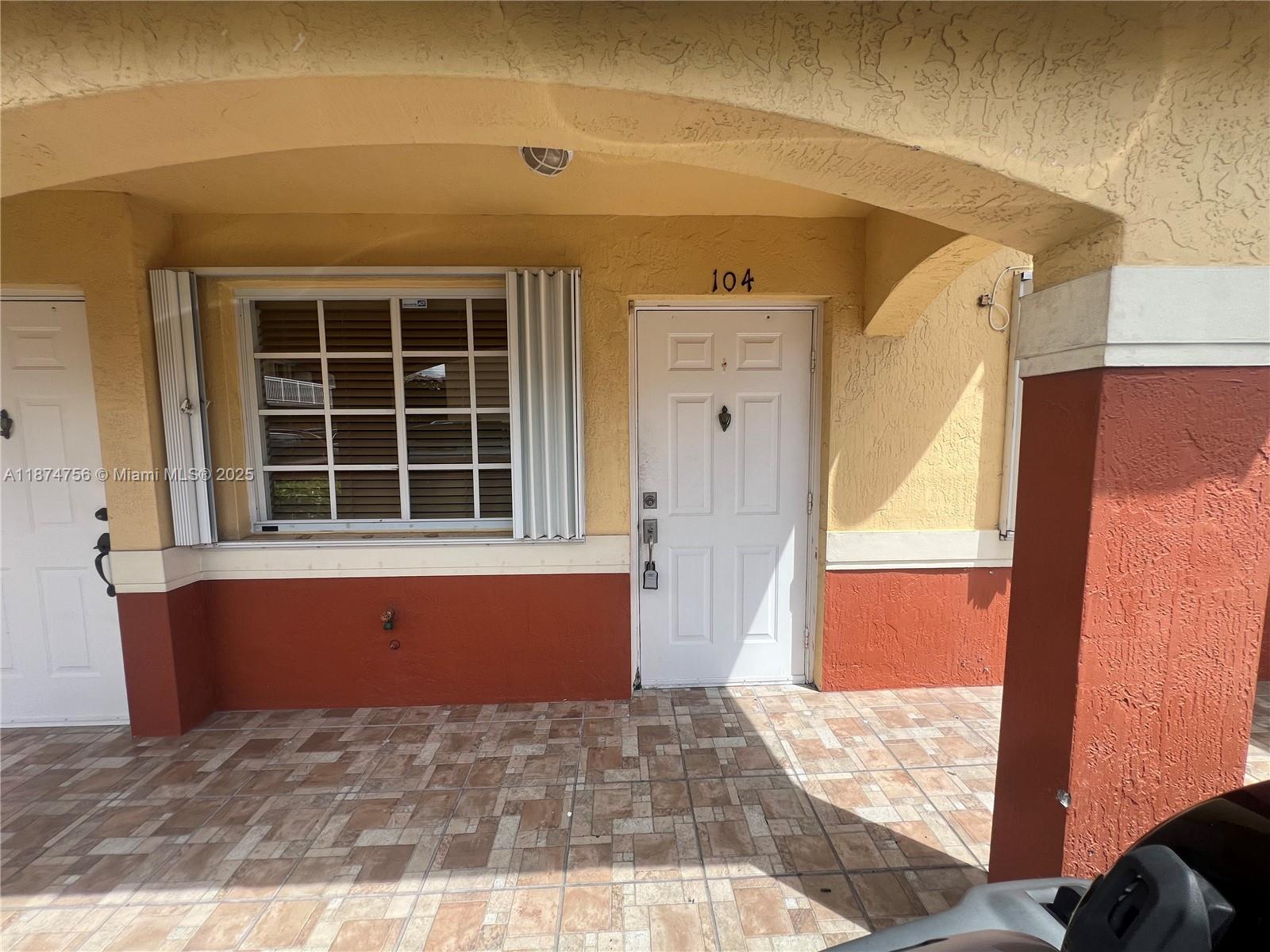 WEST PALM VILLAS V CONDO - Residential Lease