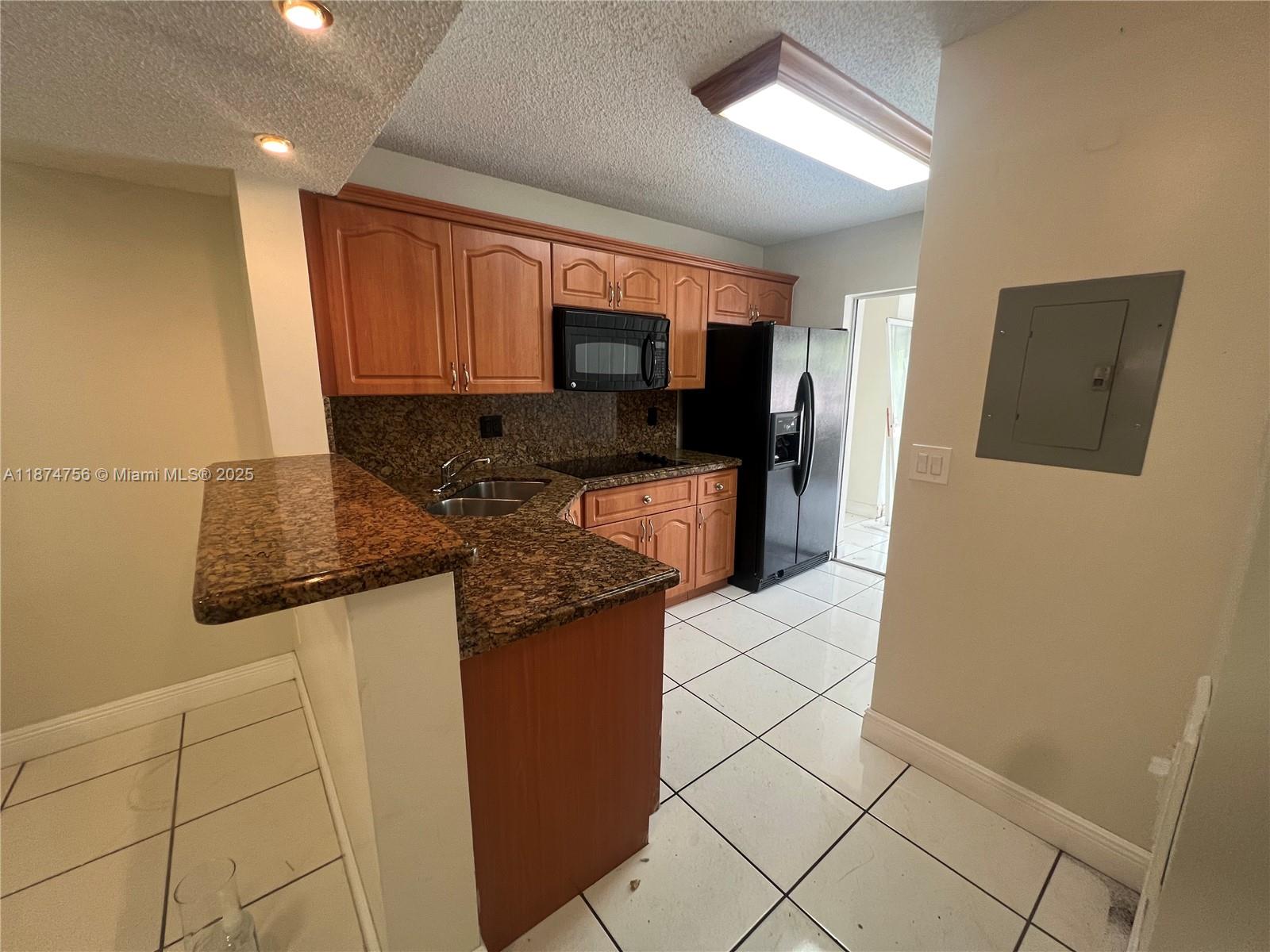 WEST PALM VILLAS V CONDO - Residential Lease
