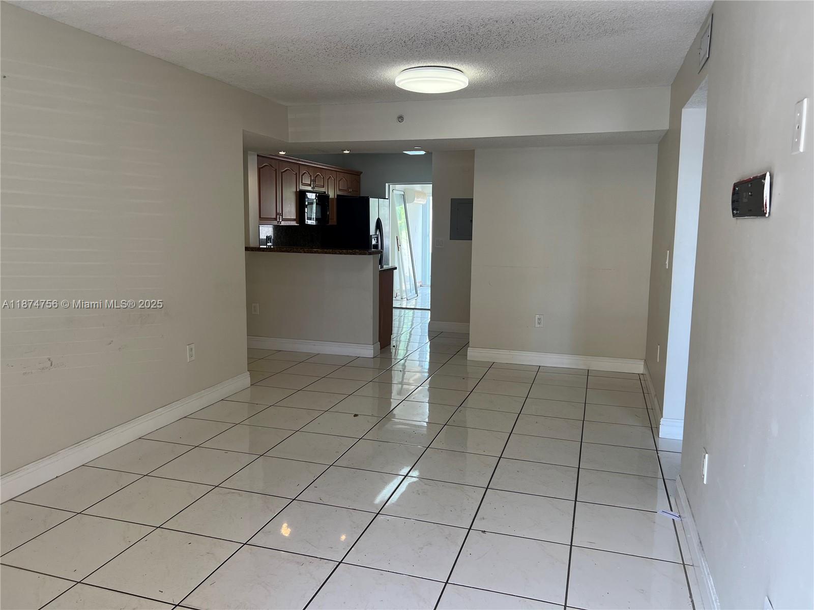 WEST PALM VILLAS V CONDO - Residential Lease