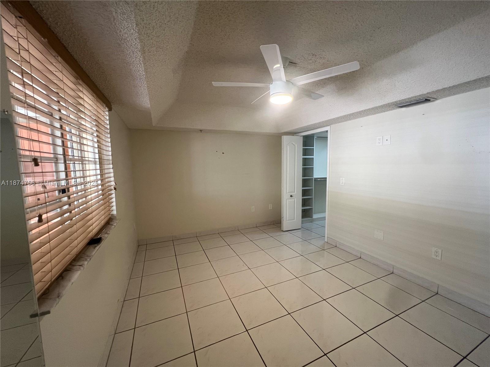 WEST PALM VILLAS V CONDO - Residential Lease