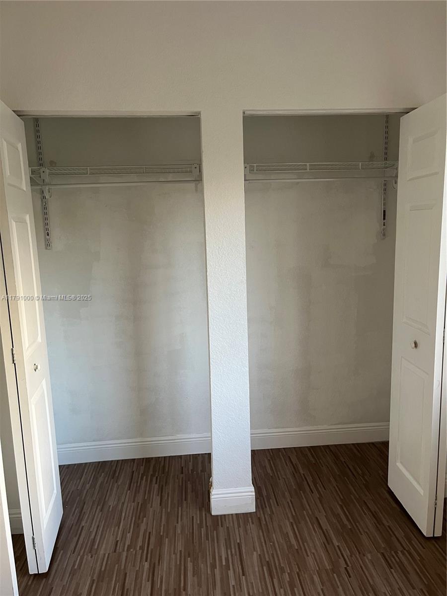 PARK PLACE AT MIDWAY COND - Residential