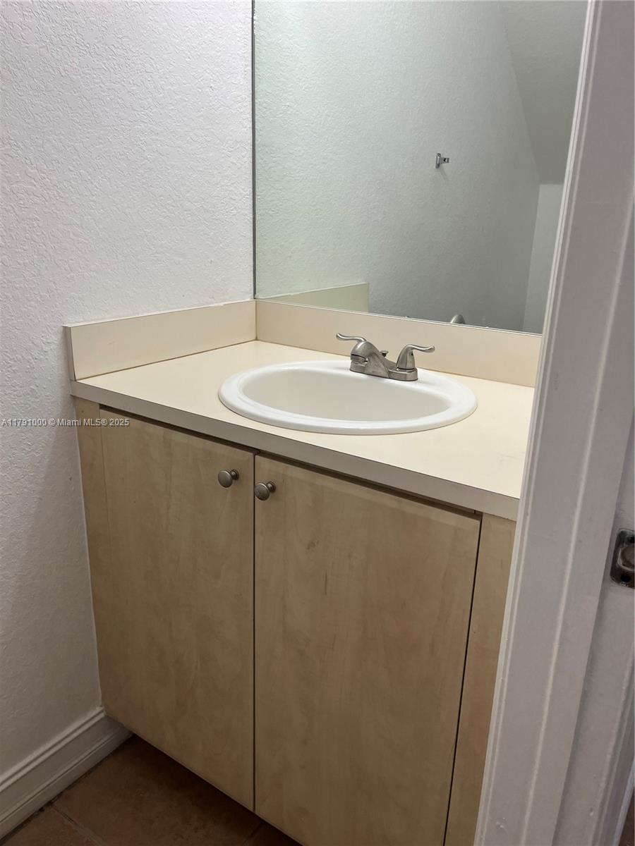 PARK PLACE AT MIDWAY COND - Residential