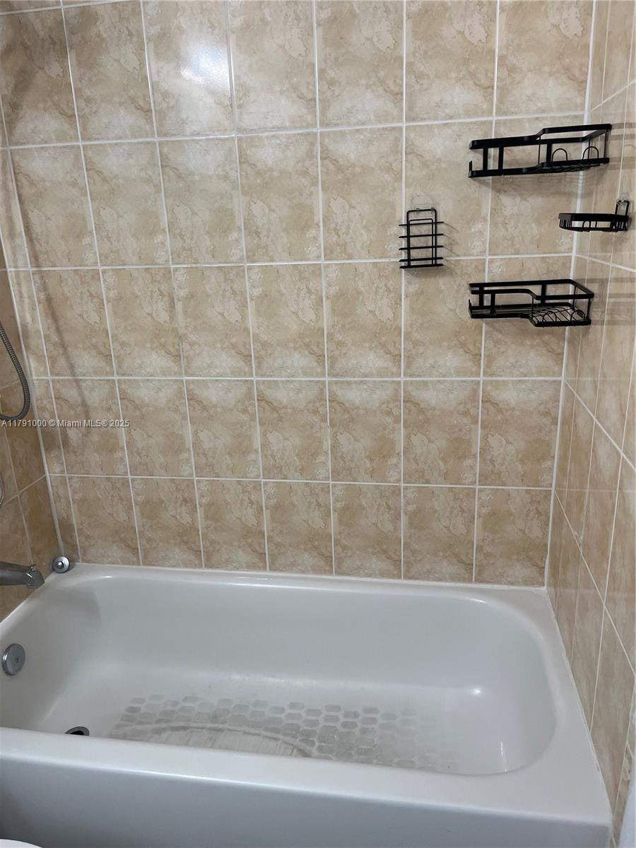 PARK PLACE AT MIDWAY COND - Residential