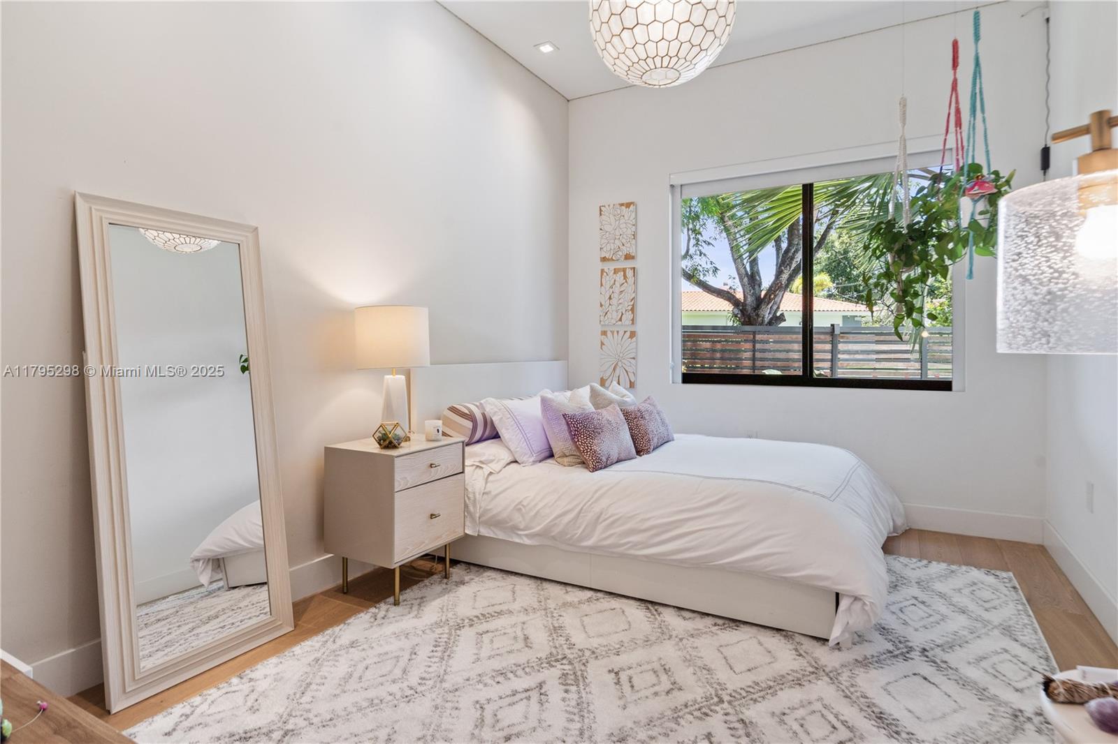 BAY HEIGHTS - Residential