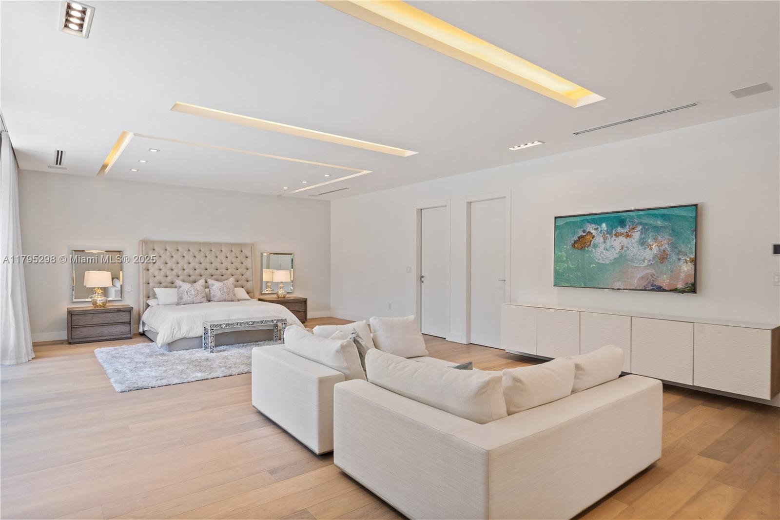 BAY HEIGHTS - Residential