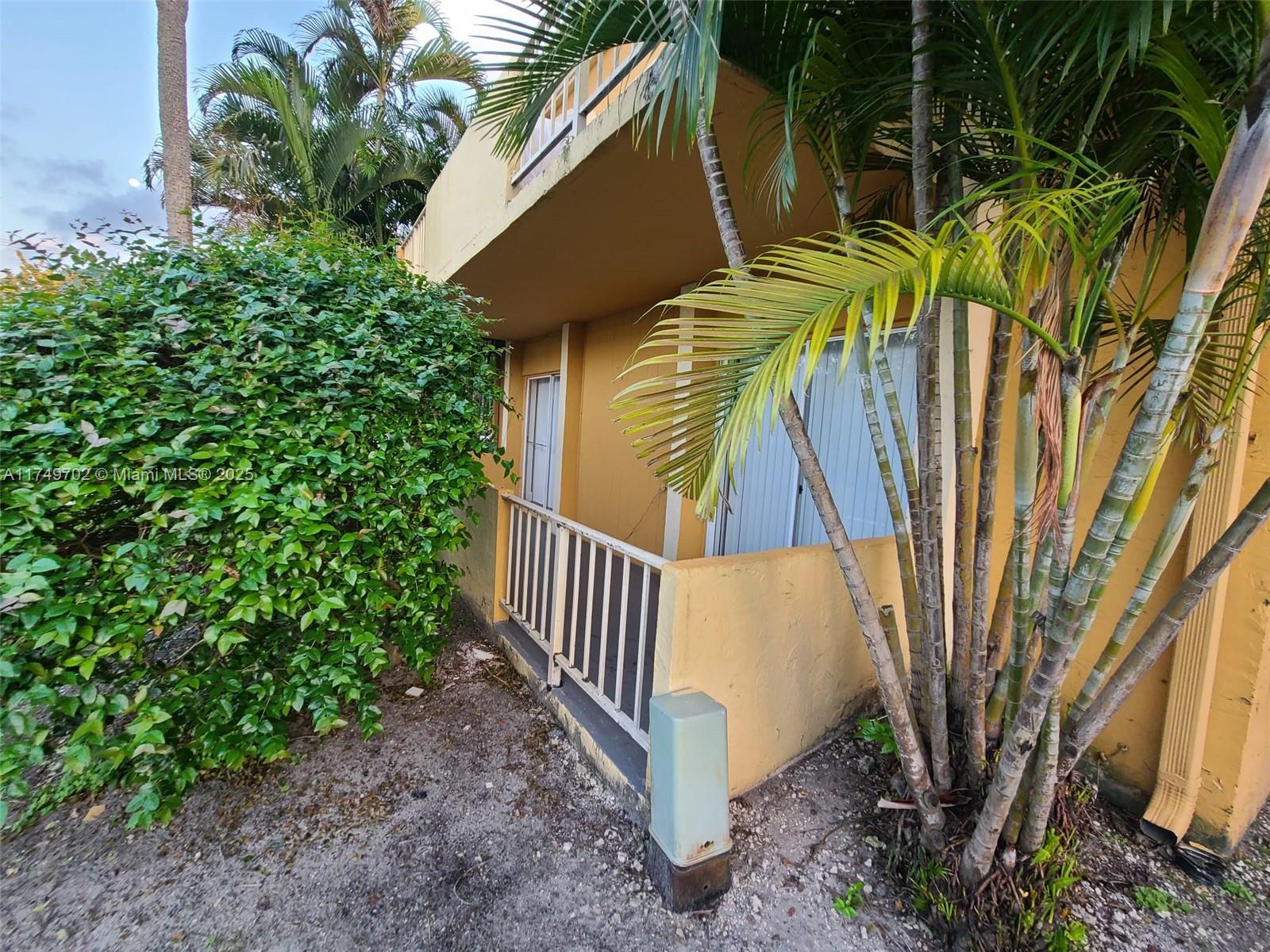 VENETIAN GARDENS AT COUNT - Residential