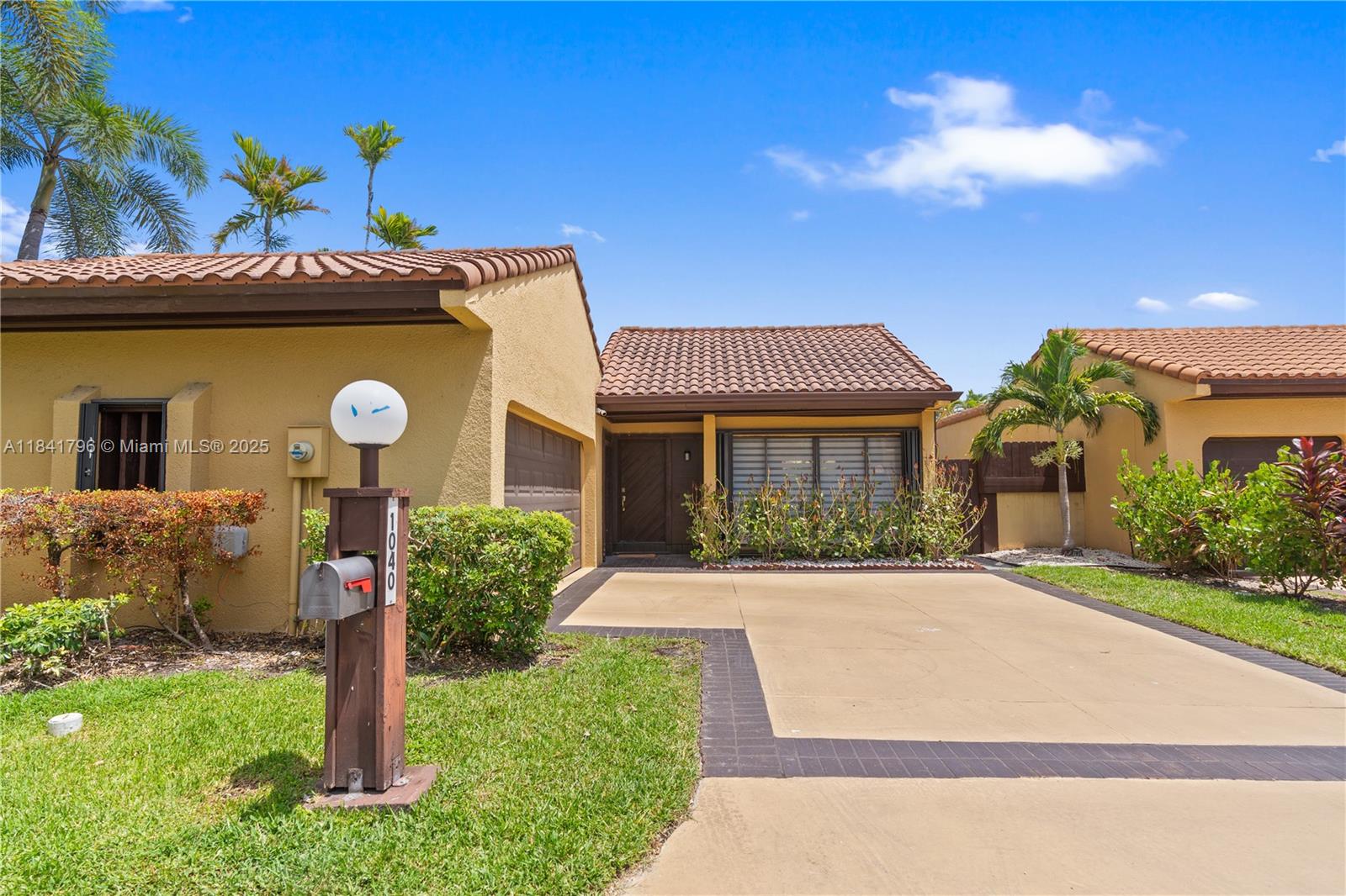 1040 NE 204th Ter