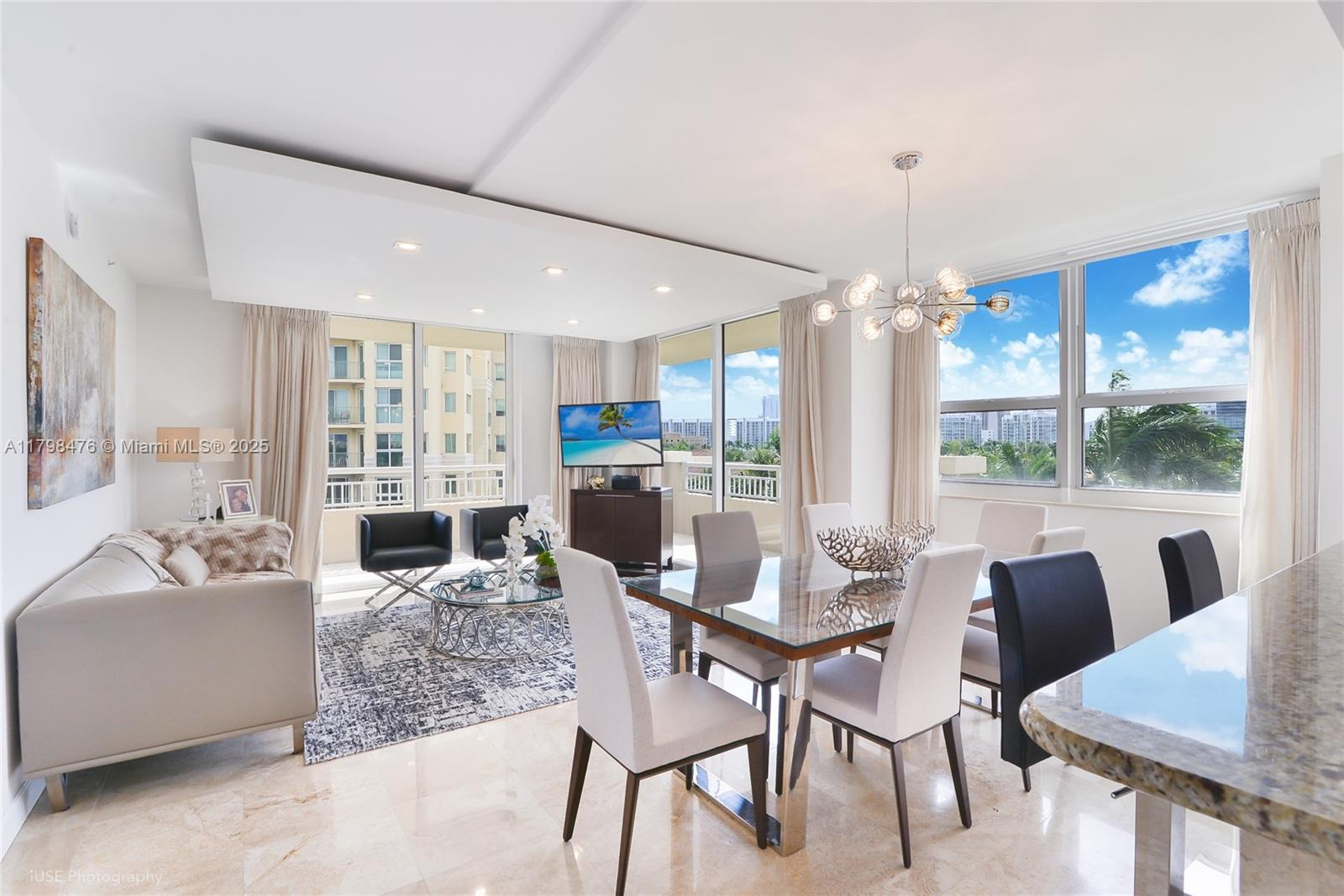 19501 W Country Club Dr 504