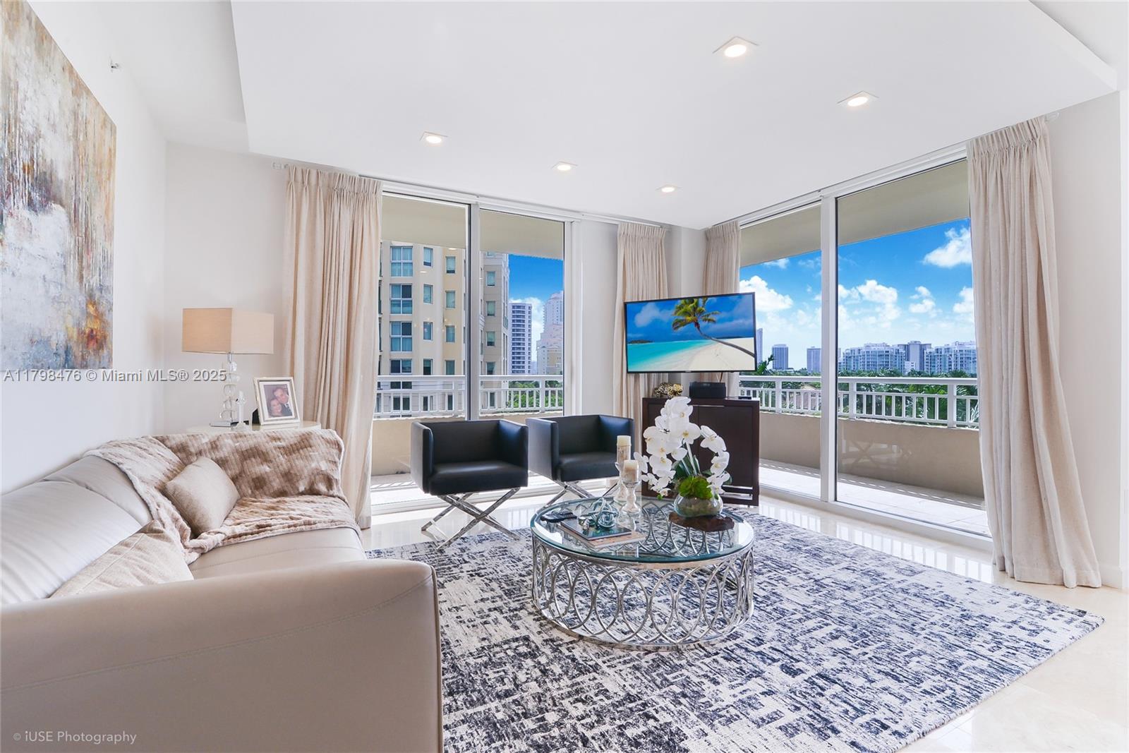 19501 W Country Club Dr 504
