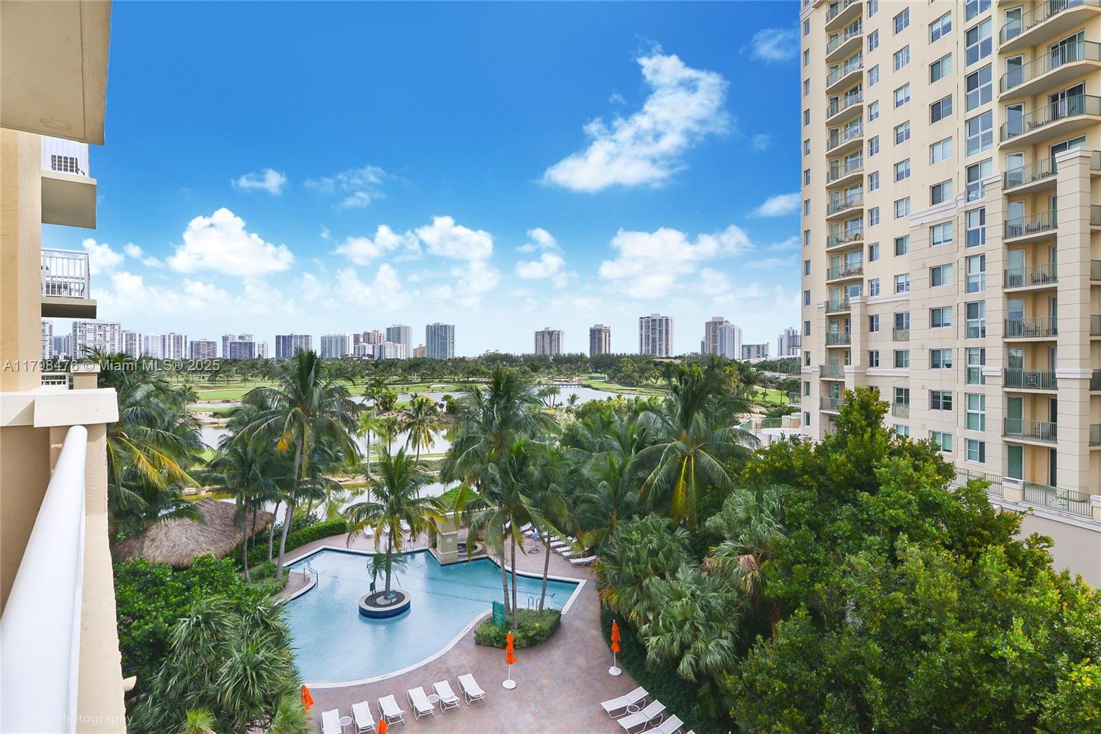 19501 W Country Club Dr 504